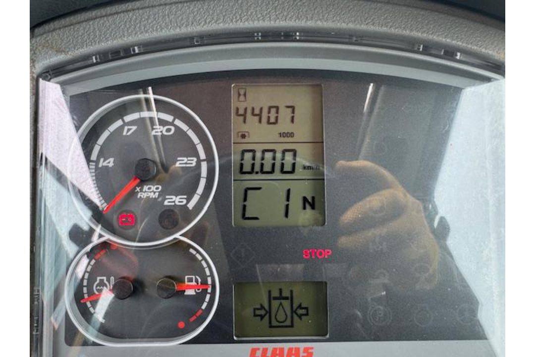 2010 CLAAS ARION 410 TRACTOR - LOW GENUINE HOURS - Image 7 of 11