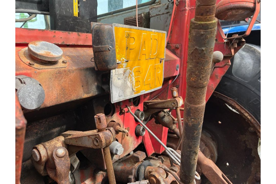 MASSEY FERGUSON 575 TRACTOR - Image 5 of 10