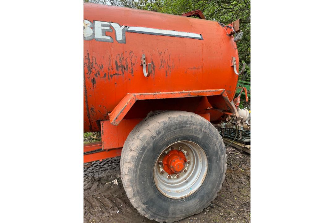 ABBEY 2000 GALLONS SLURRY TANKER - Image 4 of 8