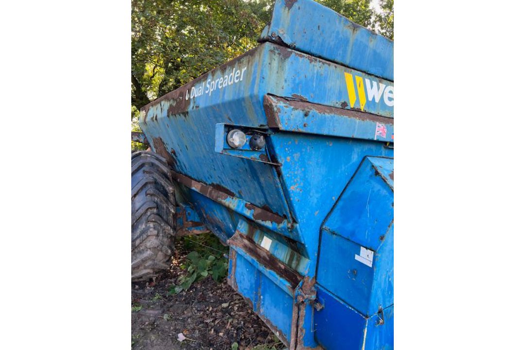 WEST 1600 SIDE DISCHARGE MUCK SPREADER - Image 2 of 9
