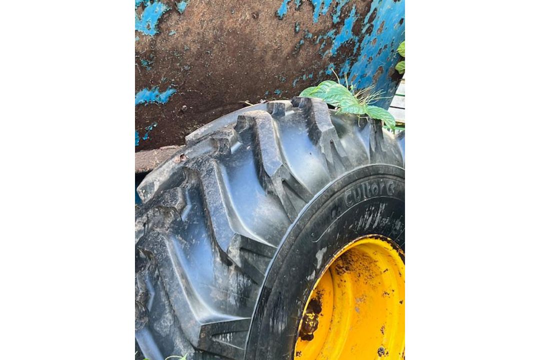 WEST 1600 SIDE DISCHARGE MUCK SPREADER - Image 7 of 9