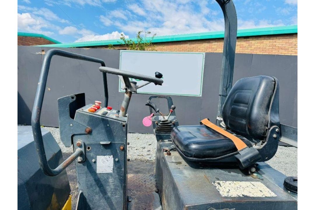 1999 BOMAG BW120AD-3 DOUBLE DRUM VIBRATING ROLLER - C/W ROLL BAR - Image 6 of 11