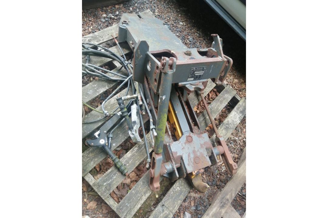MASSEY FERGUSON PICKUP HITCH