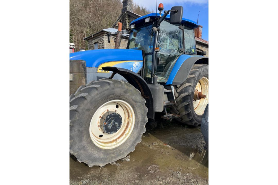 2003 NEW HOLLAND TM190 TRACTOR - Image 4 of 19