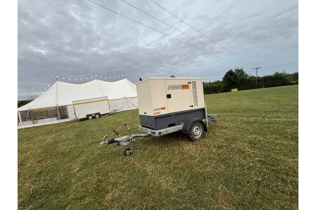MHM GE-22-SSY 20KVA DIESEL GENERATOR WITH KNOTTS SINGLE AXLE TRAILER - Image 3 of 17