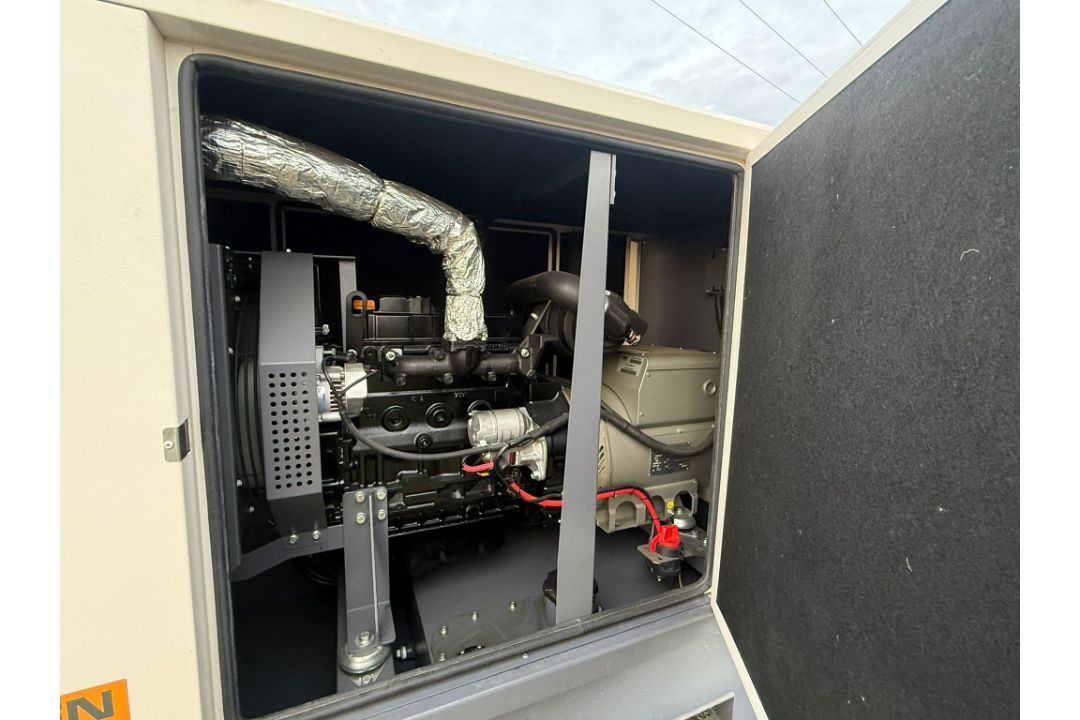 MHM GE-22-SSY 20KVA DIESEL GENERATOR WITH KNOTTS SINGLE AXLE TRAILER - Image 13 of 17