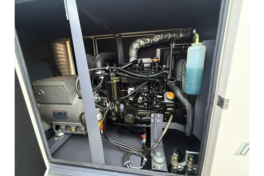 MHM GE-22-SSY 20KVA DIESEL GENERATOR WITH KNOTTS SINGLE AXLE TRAILER - Image 15 of 17
