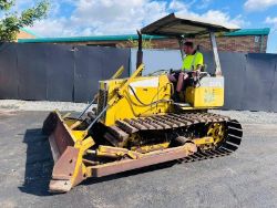 KOMATSU D20PL STRAIGHT BLADE AND TILT*3331 HOURS*