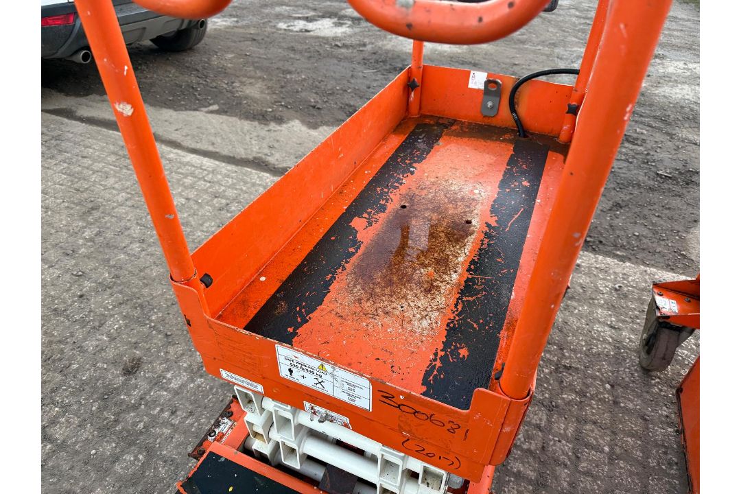 2016/2017 SNORKEL S3008P ELECTRIC (MEWP) SCISSOR LIFT - Image 5 of 7