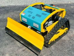 MACHPRO MP-M500PRO RADIO CONTROLLED TRACKED LAWNMOWER - C/W BLADE