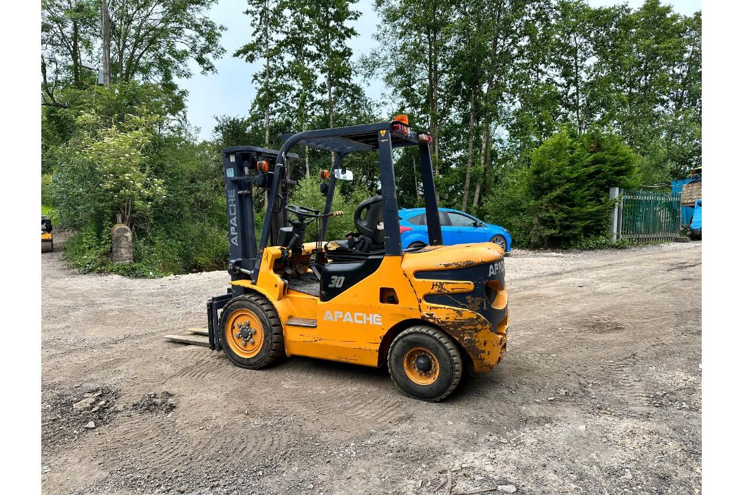 2021 APACHE HH30Z 3 TON DIESEL FORKLIFT - Image 5 of 16