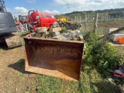 JCB 520-40 BUCKET 5FT WIDE - NO VAT