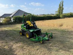 2020 JOHN DEERE 1580 TERRAINCUT 4WD OUTFRONT RIDE ON MOWER WITH JOHN DEERE FASTBACK COMMERICAL 62 RO