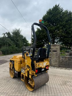 2007 CATERPILLAR CB-114 800MM TWIN DRUM VIBRATING ROLLER - 1011 HOURS