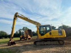 KOMATSU PC200LC LONG REACH EXCAVATOR.