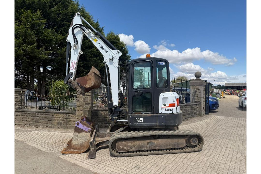 2019 BOBCAT E45 MIDI EXCAVATOR - RUNS AND DRIVES - 2484 HOURS - Image 4 of 22
