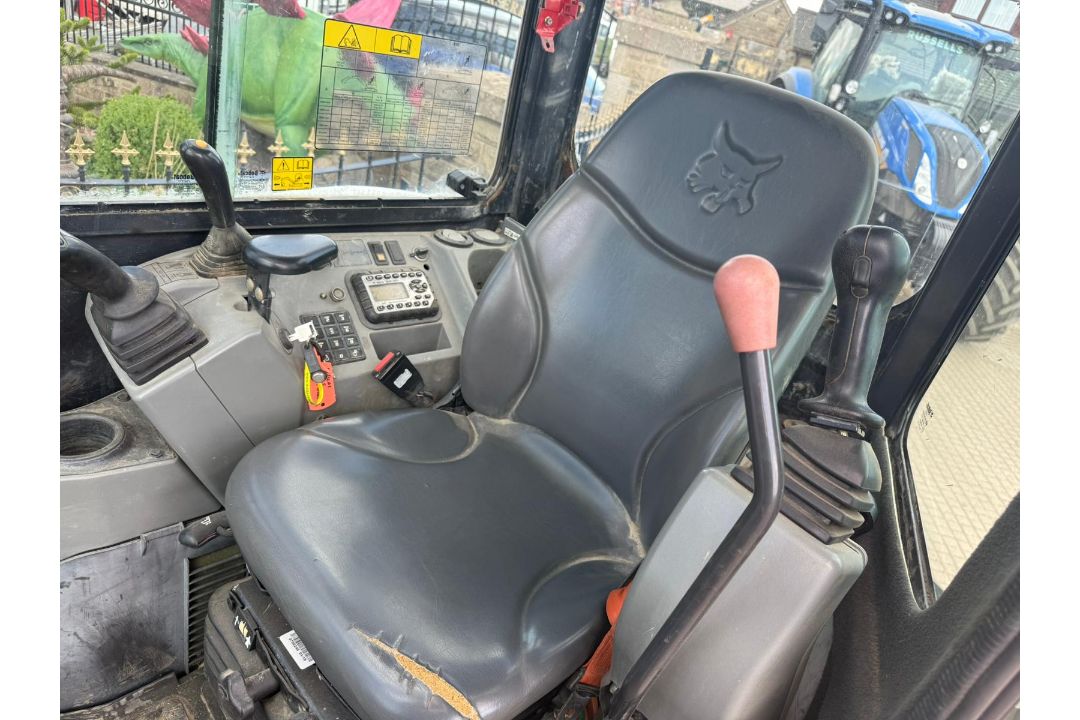 2019 BOBCAT E45 MIDI EXCAVATOR - RUNS AND DRIVES - 2484 HOURS - Image 16 of 22