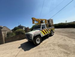 06/55 PLATE LAND ROVER DEFENDER TD5 110 4X4 NIFTY LIFT ACCESS 4X4 CHERRY PICKER LIFT