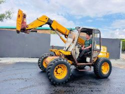 JCB 520 TELEHANDLER*AG SPEC*READING 3111 HOURS*