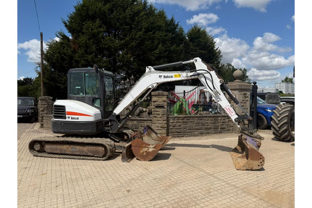 2019 BOBCAT E45 MIDI EXCAVATOR - RUNS AND DRIVES - 2484 HOURS - Image 1 of 22