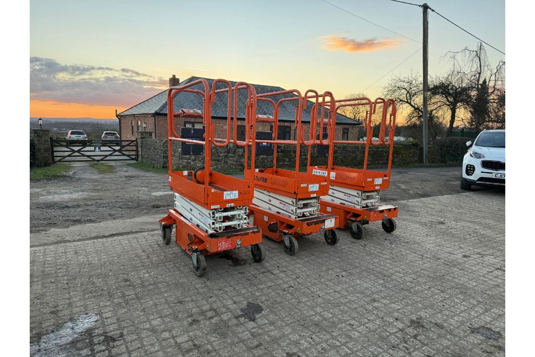 2016/2017 SNORKEL S3008P ELECTRIC (MEWP) SCISSOR LIFT - Image 4 of 7