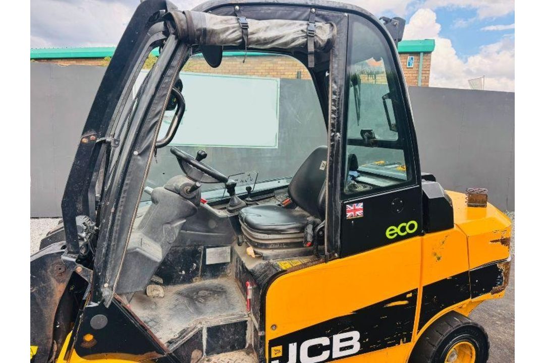 JCB 35D TELETRUK*YEAR 2017* C/W HYDRAULIC BAIL GRAB* - Image 10 of 13