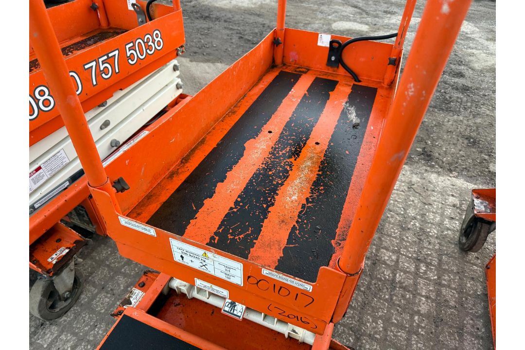 2016/2017 SNORKEL S3008P ELECTRIC (MEWP) SCISSOR LIFT - Image 6 of 7