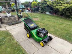 2016 JOHN DEERE RUN 46 LAWN MOWER WITH REAR COLLECTOR - NO VAT
