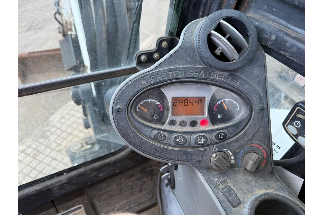 2019 BOBCAT E45 MIDI EXCAVATOR - RUNS AND DRIVES - 2484 HOURS - Image 18 of 22