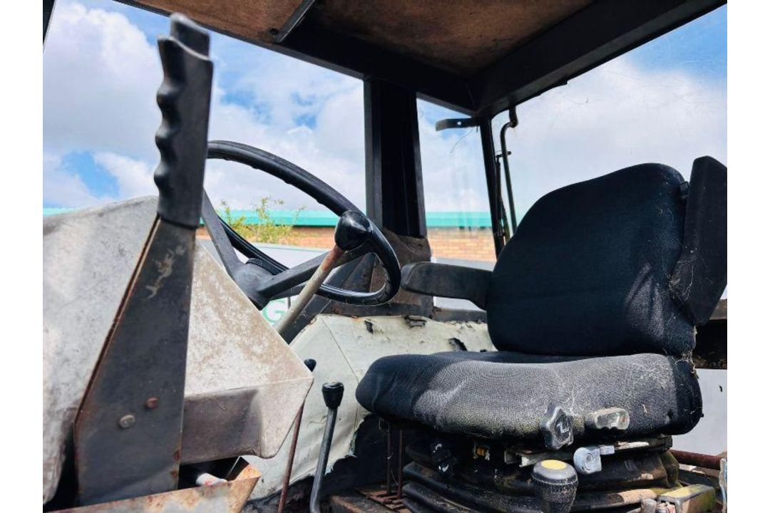 RENAULT 85-34 TRACTOR*C/W REAR LINKAGE* - Image 8 of 13