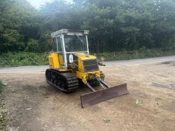 MOORKA MK40-D 40HP TRACKED CRAWLER TRACTOR WITH FRONT BLADE - 3240 HOURS
