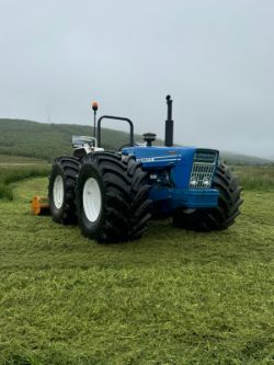 ONLY 10% BUYERS PREMIUM - VINTAGE FORD COUNTY 1164 TRACTOR