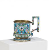 Teeglashalter mit feinem Cloisonnédekor auf himmelblauem Fond