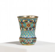 Kleiner Becher mit Cloisonnédekor