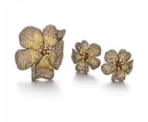 Dekorative Diamant-Brosche und Ohrschmuck "Blüte"
