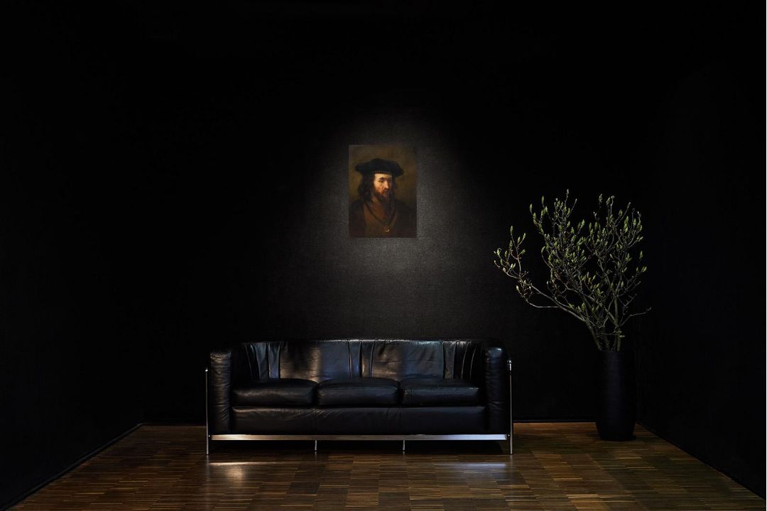 Rembrandt van Rijn: Bildnis eines bärtigen Mannes mit Barett und Goldkette - Bild 4 aus 4