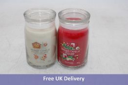 Two Yankee Candles 567g, 1x Holiday Cheer, 1x Munich Christmas Market