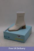 Hoff Date Off Heeled Ankle Boots, White, UK 2.5. Box damaged
