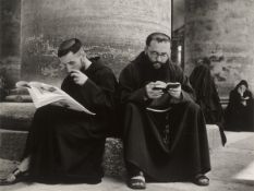 Herbert List. ”'Here they feel at home'. St. Peter, Rome”. 1949