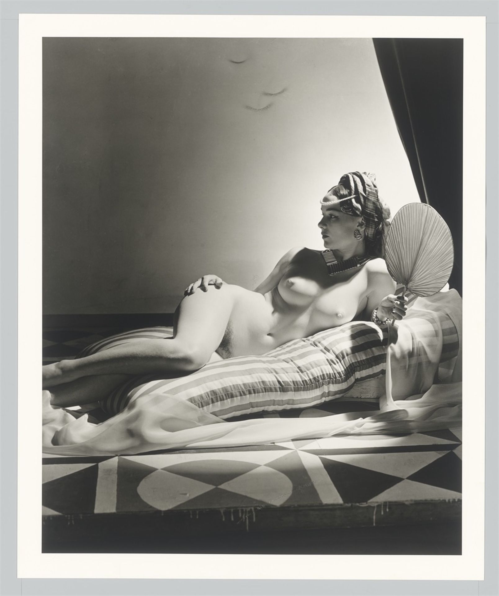 Horst P. Horst (d.i. Horst Paul Albert Bohrmann). Odalisque I, New York. 1943 - Bild 3 aus 5