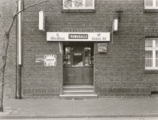 Tata Ronkholz. Duisburg-Rheinhausen, Grabenacker 82, from the series ”Trinkhallen”, 1977–1984. 1978