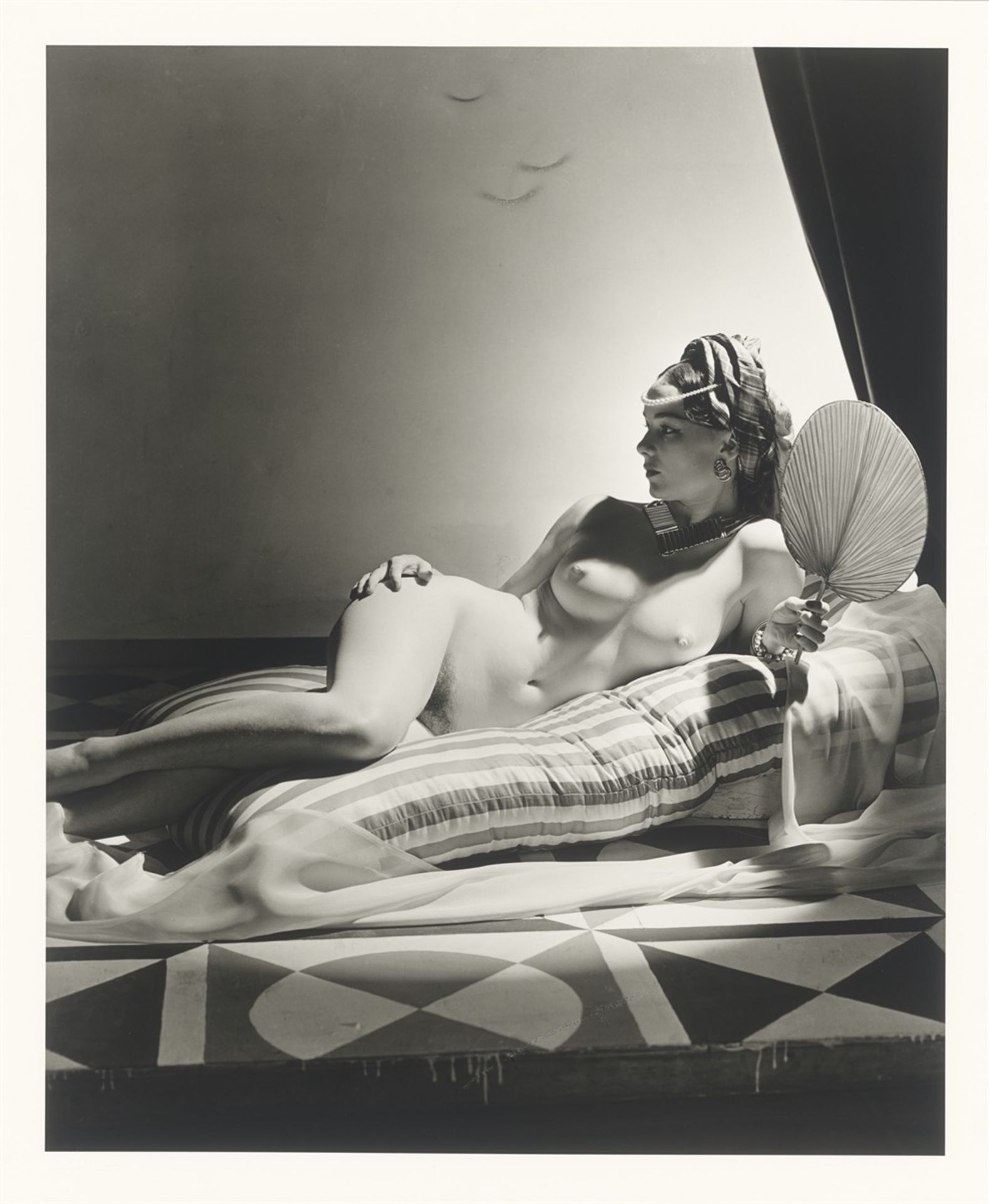 Horst P. Horst (d.i. Horst Paul Albert Bohrmann). Odalisque I, New York. 1943 - Bild 2 aus 5