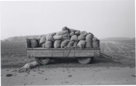 Heinrich Riebesehl. ”Schillerslage (Hannover), Oktober 1978”, from the series ”Agrarlandschaften”….