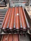 +VAT Approx. 20 45x76cm bakers baguette type trays