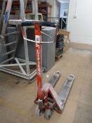 +VAT Red BT pallet truck