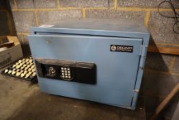 +VAT Decimo combination safe with key