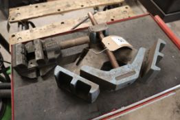 +VAT Heavy duty corner clamp and a Nippy machine vice