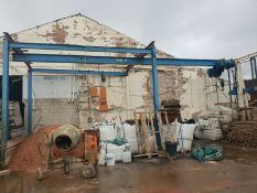 Crane Needs Dismantling Used Around 10 Metre Long (See Photos)