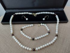 New Simulated Pearl Necklace, Earrings and Bracelet Set