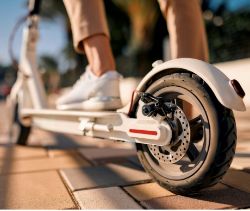 Retail & Online Customer Returns | Large quantity of Electric Scooters, Bikes and Hoverboards | including Batteries, Parts and Tyres